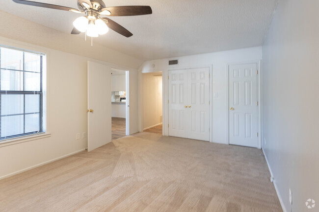 1BR, 1BA - 675 SF - St Francis Village Apartments