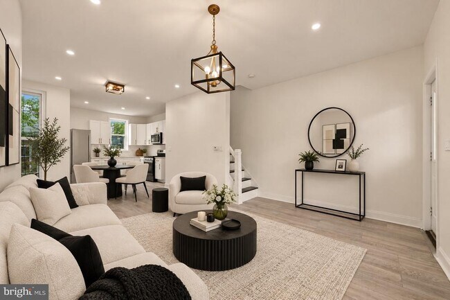 Foto del edificio - 5744 Delancey St