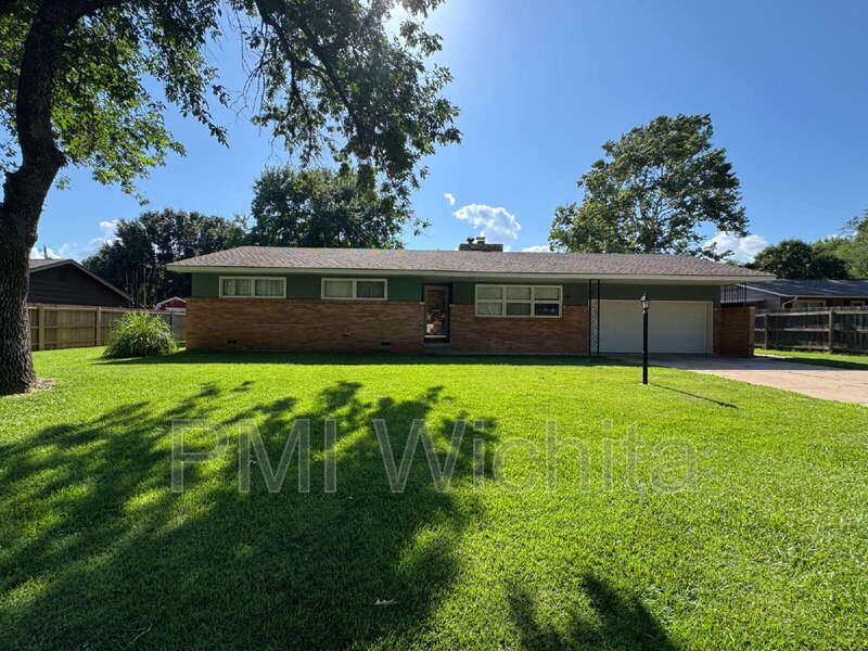 Foto del edificio - 945 N Crestline Ave