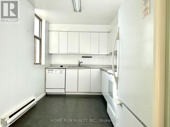 Building Photo - 2760 Carousel Crescent