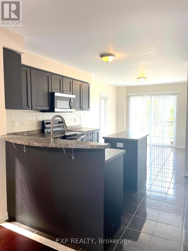 Building Photo - 239 Cowling Heights