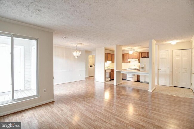 Building Photo - 2145 Wainwright Ct