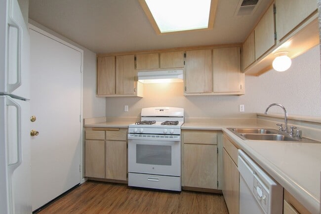 Building Photo - 1156 Weatherby Ct