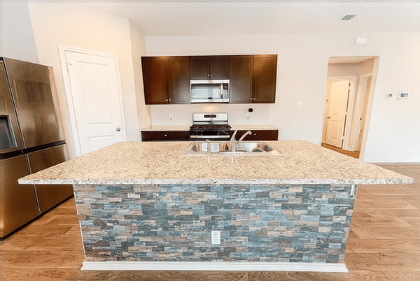 Building Photo - 10511 Pomme