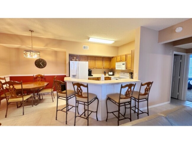 Foto del edificio - Annual 3-bedroom Condo in The Gardens At B...
