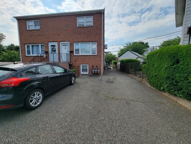 Foto del edificio - 555 Clifton Ave
