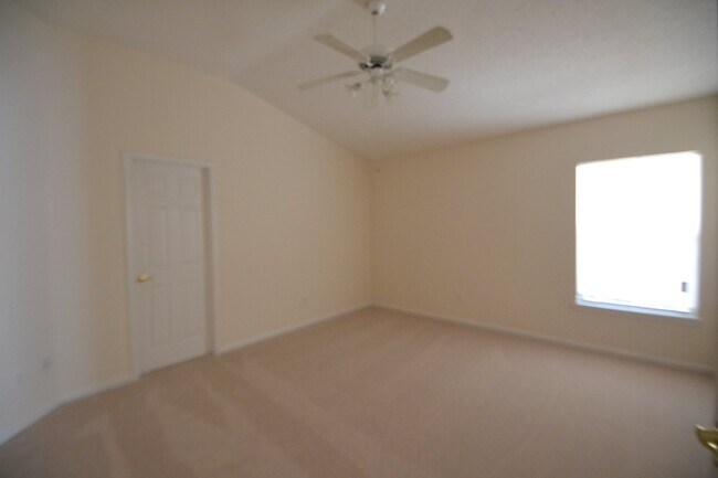 Building Photo - Mandarin - Bentley Woods