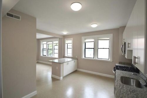 Foto del edificio - 42 Waverly St