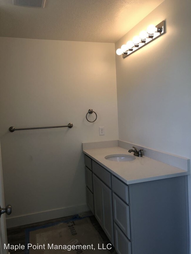 Building Photo - 4 br, 3 bath House - 2626 E Carriage Hill Dr