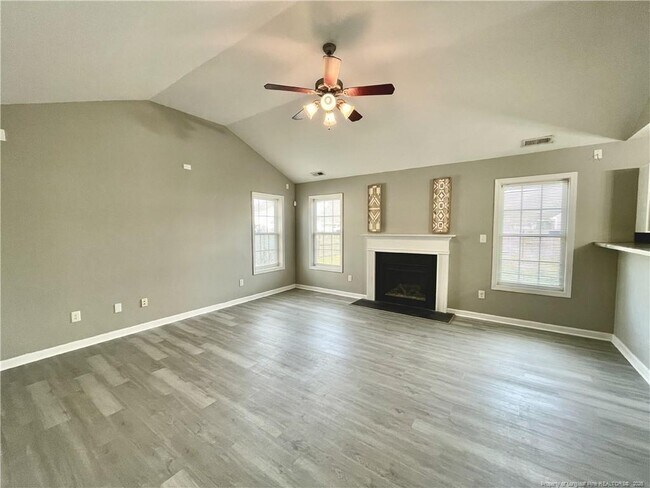 Building Photo - 219 Bennington Dr