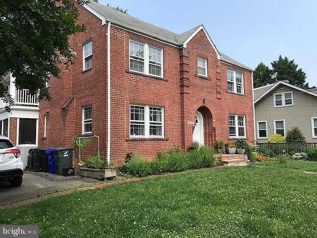 Primary Photo - 904 N Ivy St