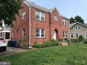 Building Photo - 904 N Ivy St