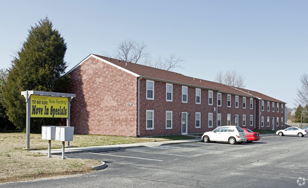 Foto del edificio - Redwood Apartments