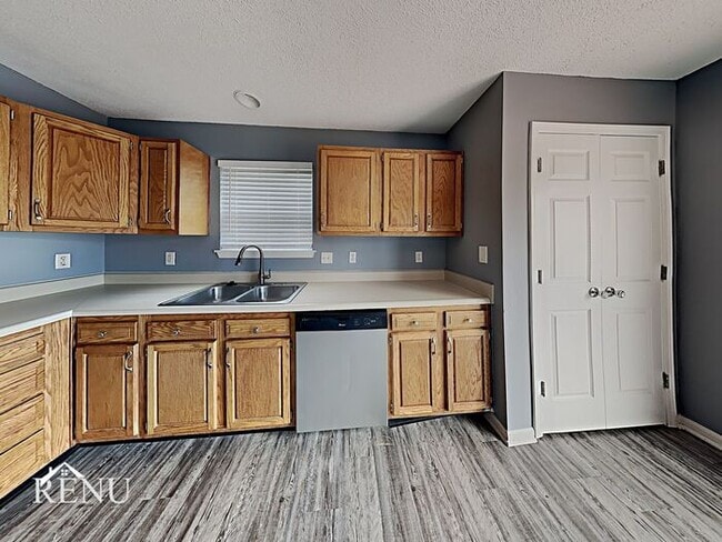 Building Photo - 5074 Pine Hill Dr