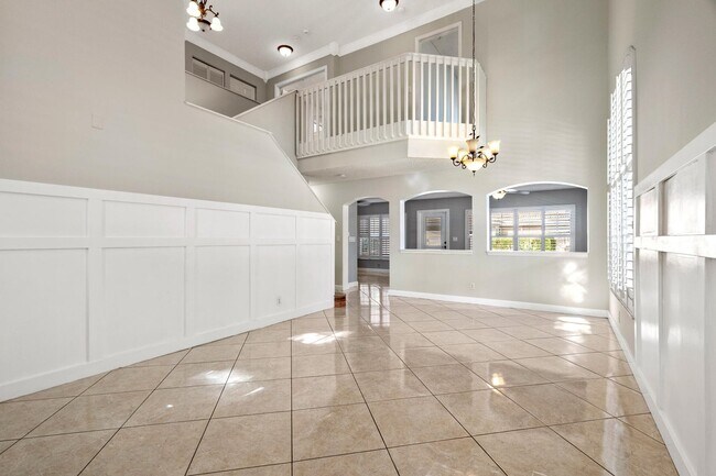Building Photo - 6325 Willoughby Cir