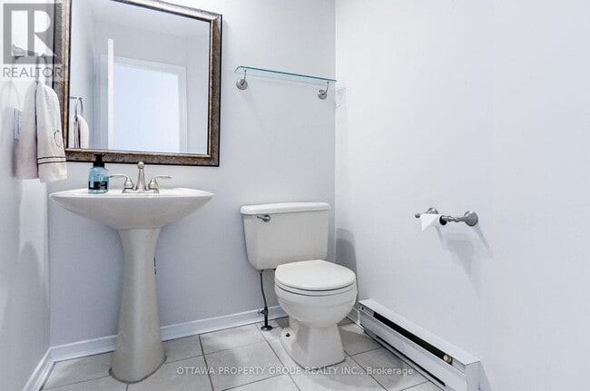 Building Photo - 442 Briston Private