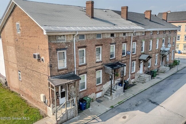 Outside of building - 2 Front St