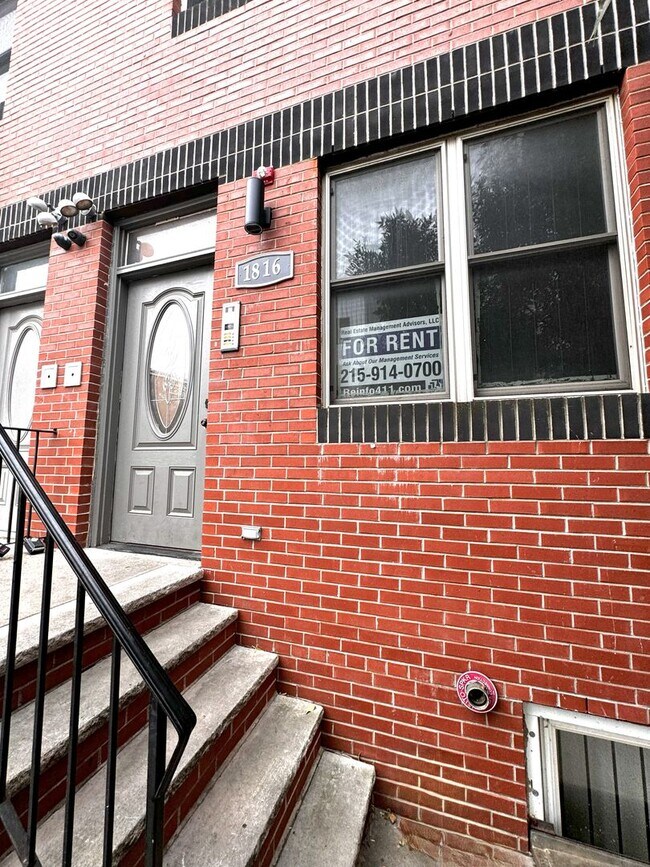 Foto del edificio - 1816 Cecil B. Moore Ave