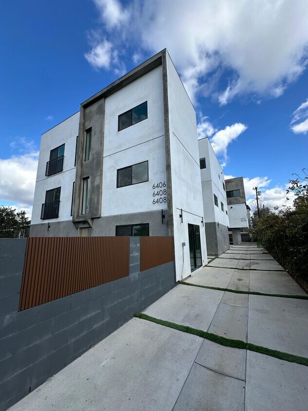 Foto principal - 6406 Riverton Ave
