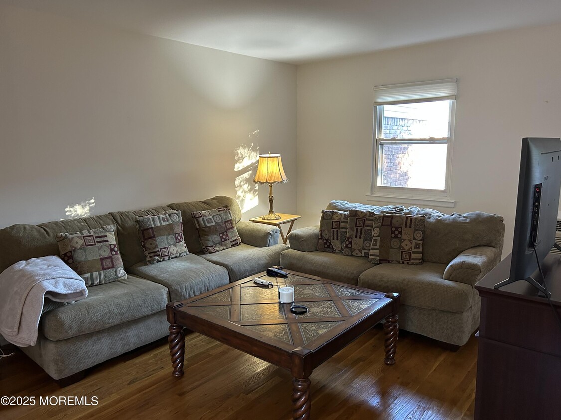 Foto principal - 79 Roseland Ave