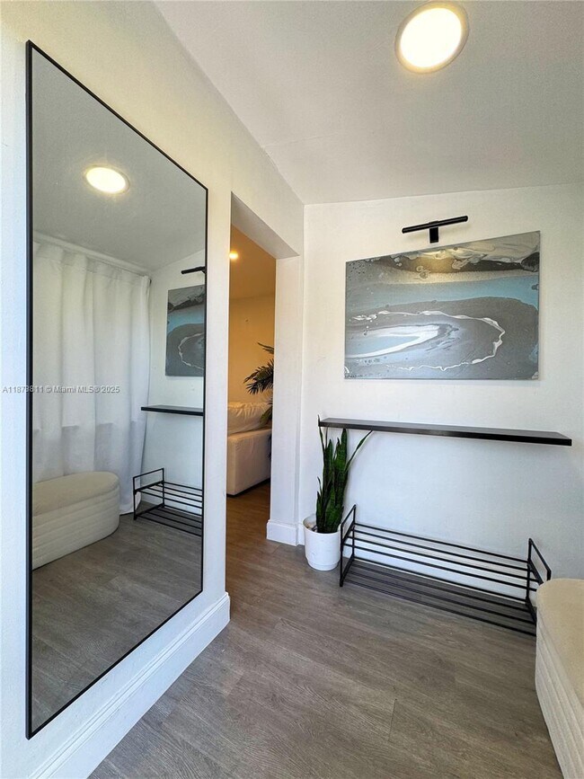 Foto del edificio - 174 NE 55th St