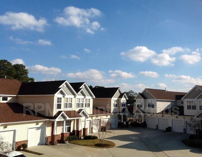 Building Photo - 851 Norview Ave