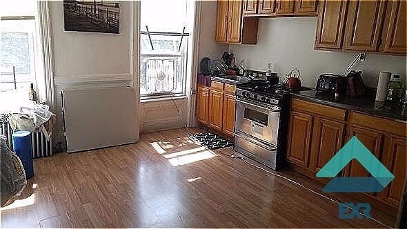 Building Photo - 124 32nd St