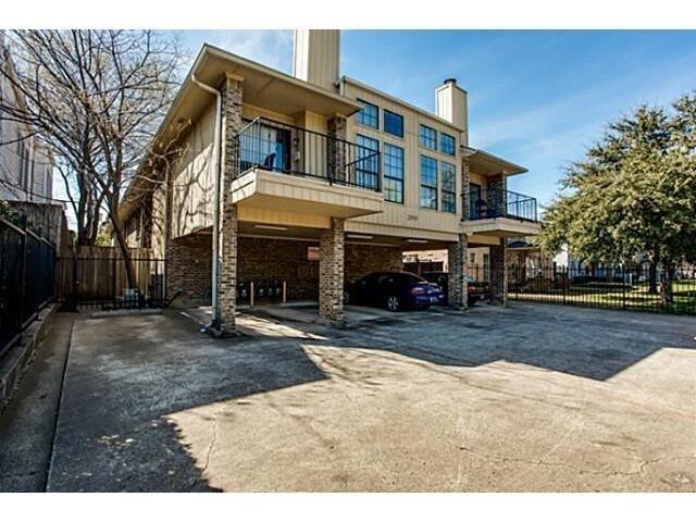 Foto principal - 3909 Rawlins St