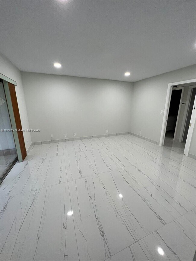 5140 SW 40th Ave Unit 27C photo'