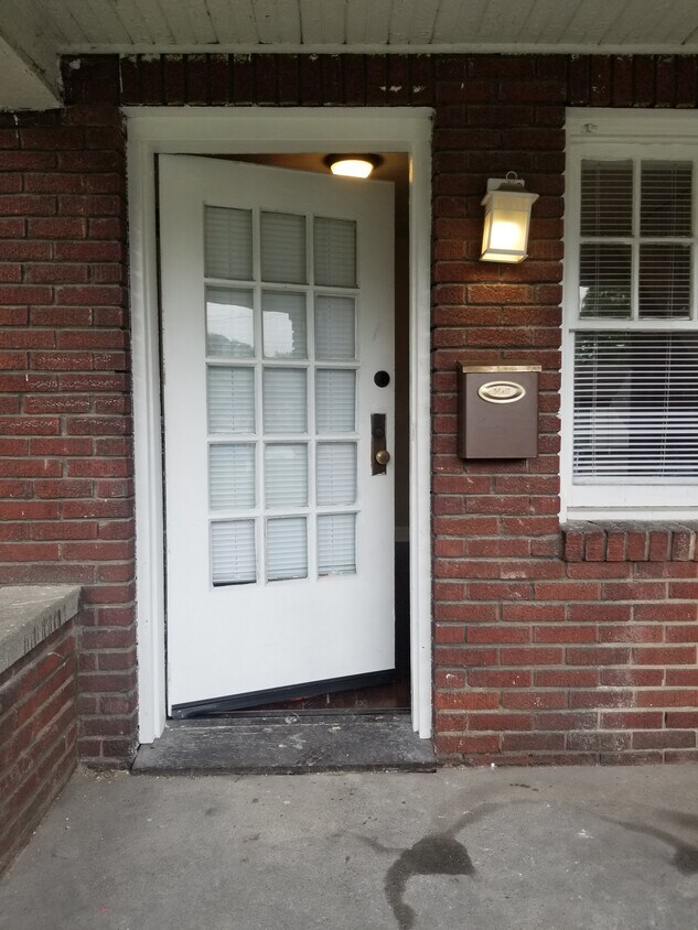 2415 Shelby St, Indianapolis, IN 46203 Townhome Rentals in