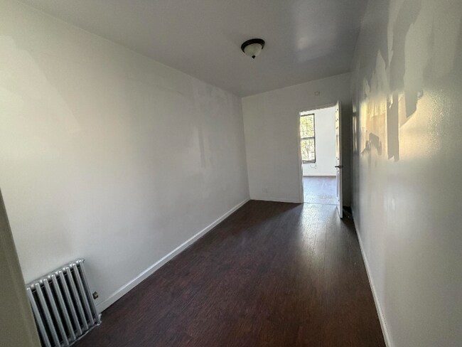 Foto del edificio - 52 Irving Ave