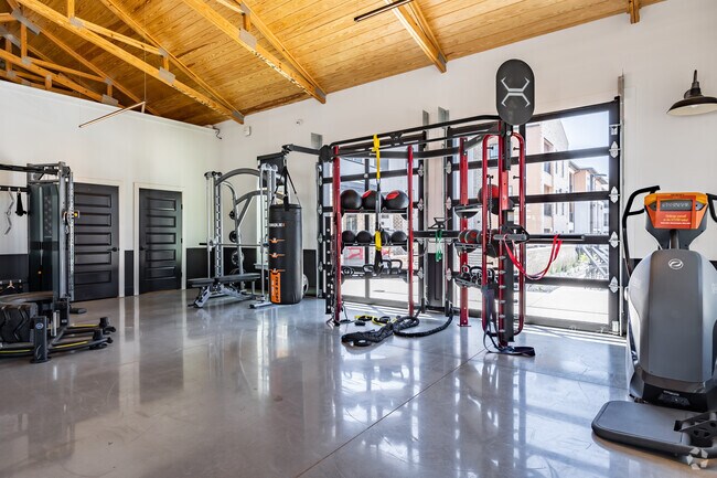 Gimnasio - Station 75 Apartments at McDonough