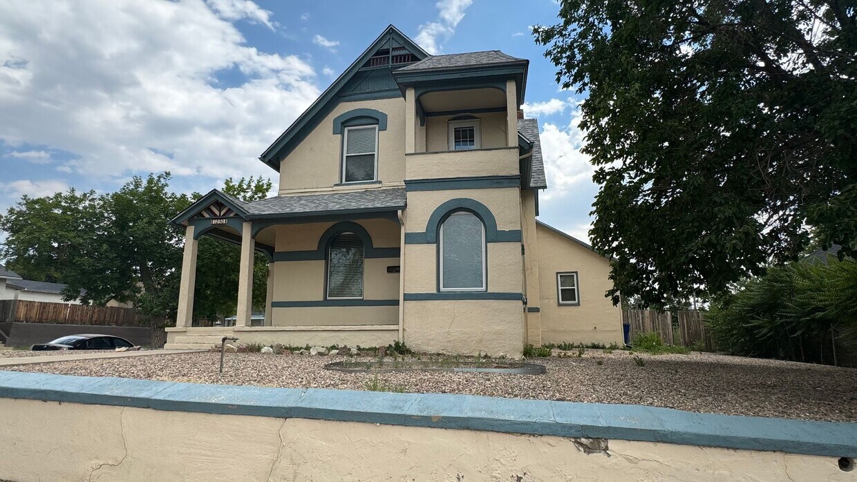 Primary Photo - 1230 E 10th St