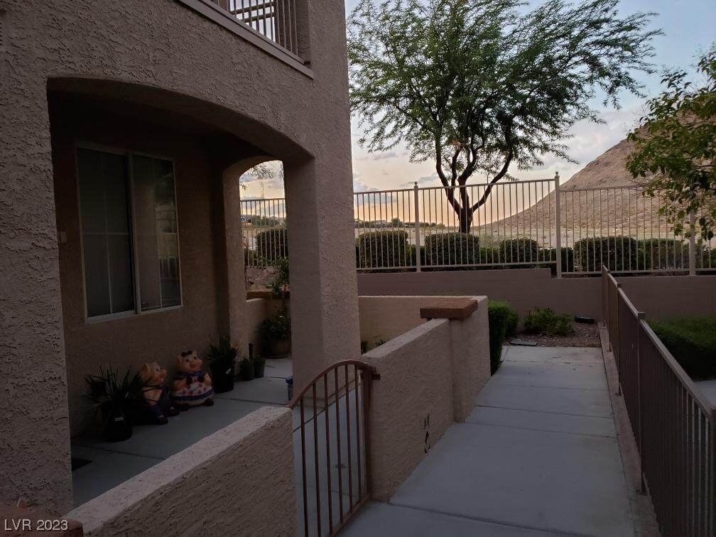 10220 Deerfield Beach Ave Unit 104, Las Vegas, NV 89129 Condo for