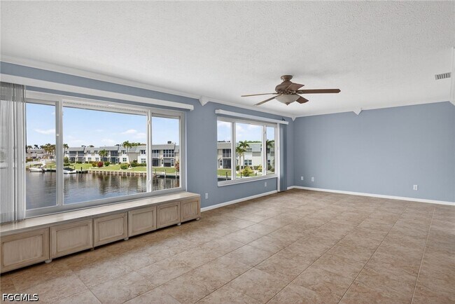 Foto del edificio - 1835 Beach Pkwy W