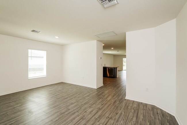 Foto del edificio - 166 Blackstone Dr