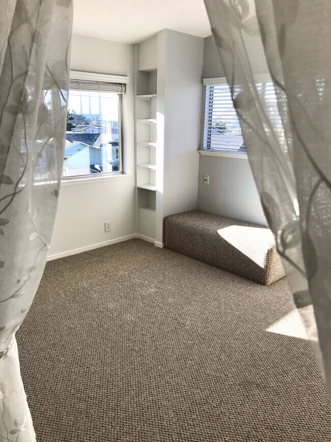 Foto del edificio - 525 Bonita St