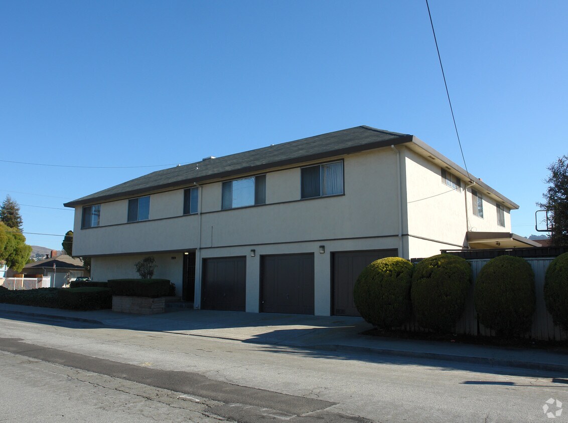Foto principal - 470 42nd St