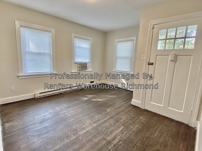 Foto del edificio - 9109 Brook Rd