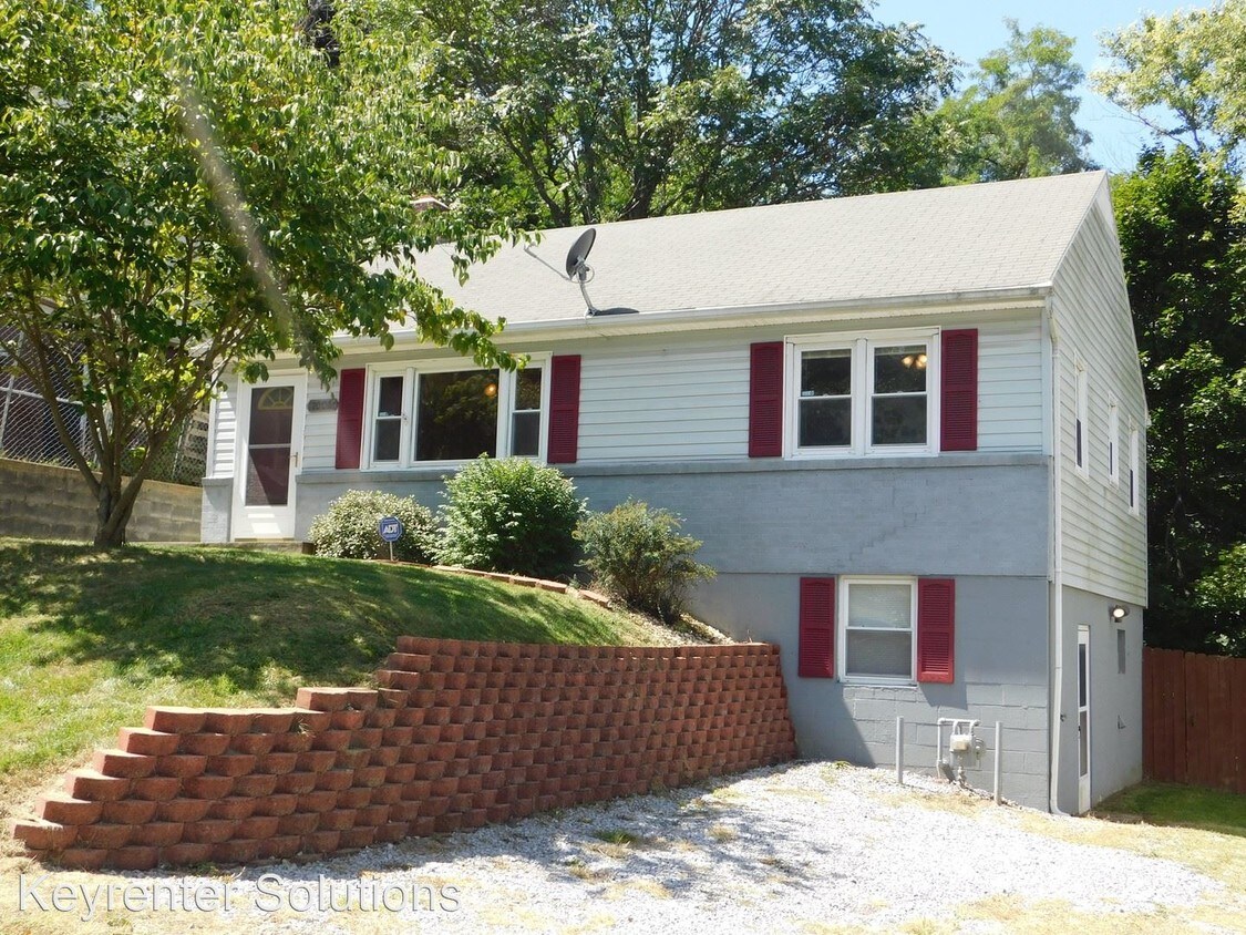 Primary Photo - 4 br, 1 bath House - 1006 Perry St
