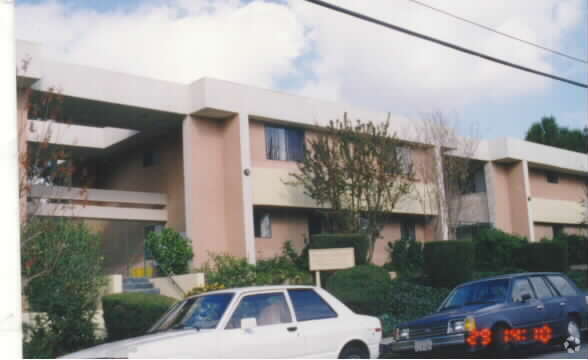 Foto del edificio - 11741-11747 Gilmore St