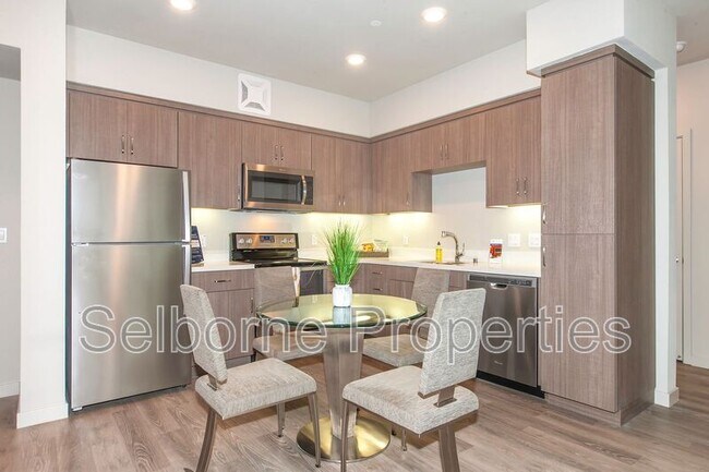 Foto del edificio - 5239 Claremont Ave