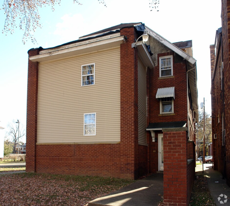Primary Photo - 817 10th Ave