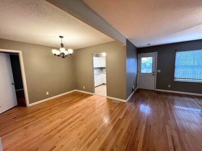 Foto del edificio - 2805 Big Bend Dr