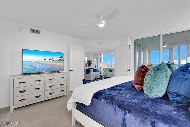 Foto del edificio - 6101 Pelican Bay Blvd