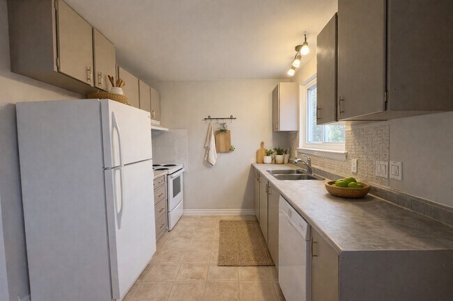 Photo du bâtiment - 136 Mooregate Crescent Kitchener Ontario N2M 2G1