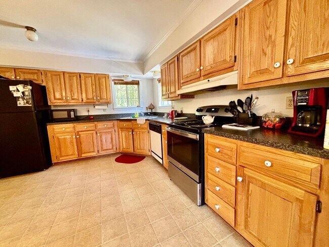 Foto del edificio - 2 Bedroom, 2 Bathroom Home Available in Ca...