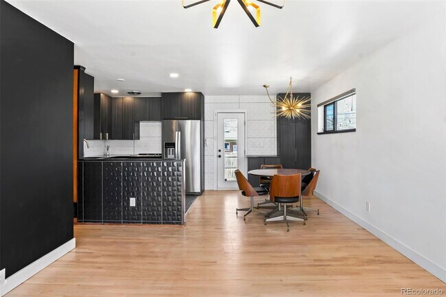 Foto del edificio - "Spacious 5-Bedroom Gem with 3 Full Baths in Arvada"
