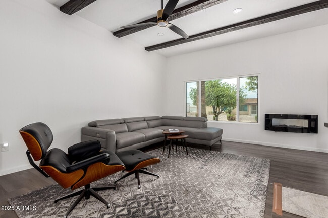 Building Photo - 10313 W Brookside Dr