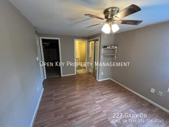 Building Photo - 227 Gary Dr